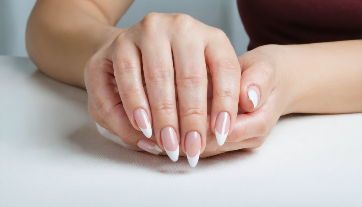 découvrez nos astuces incontournables pour bien limer vos ongles à la maison et obtenir une manucure parfaite facilement et rapidement.